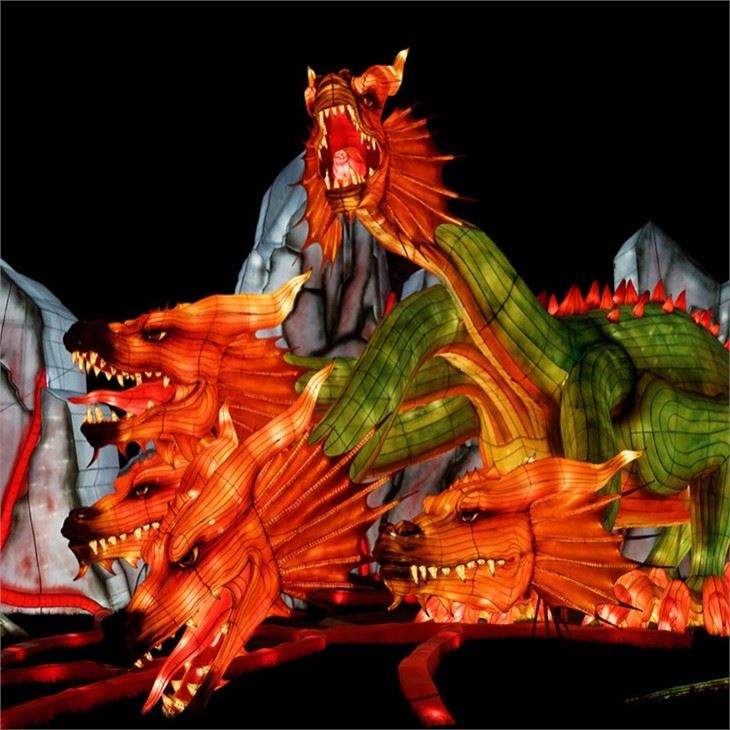 Chinesische Drachen-Festtagslaterne aus Seide